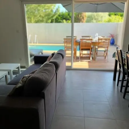 Maison Spacieuse Avec Piscine Proche De La Appartamento