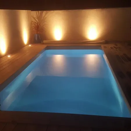 Appartamento Maison Spacieuse Avec Piscine Proche De La *