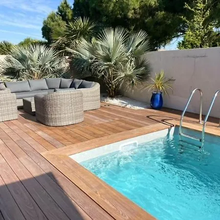 Maison Spacieuse Avec Piscine Proche De La *